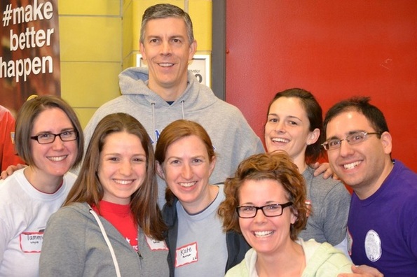 Picture of Arne Duncan with YEP-DC members